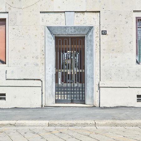 Spacious Flat Close To Fondazione Prada & Metro ميلان المظهر الخارجي الصورة