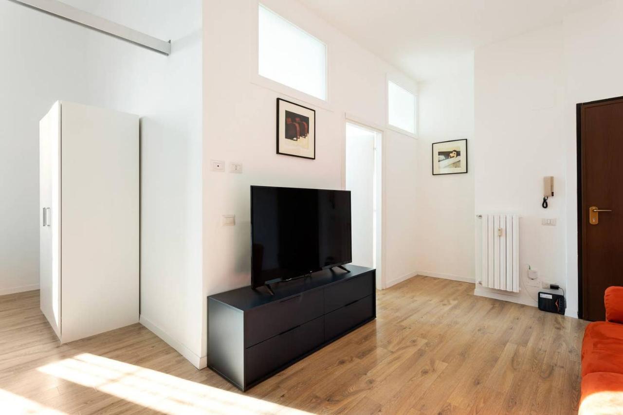Spacious Flat Close To Fondazione Prada & Metro ميلان المظهر الخارجي الصورة